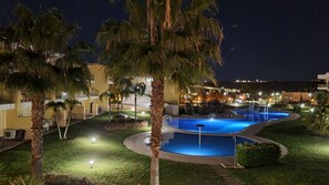 Outdoor pool - Spacious terrace apartment with pool view in a luxury residence, (Albufeira)