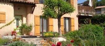 2-Zimmer-Apartment, 1. Etage einer Villa: Garten, Pool