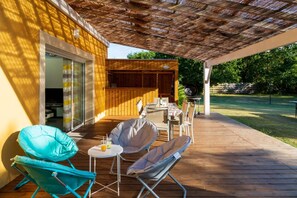 تناول الطعام بالخارج