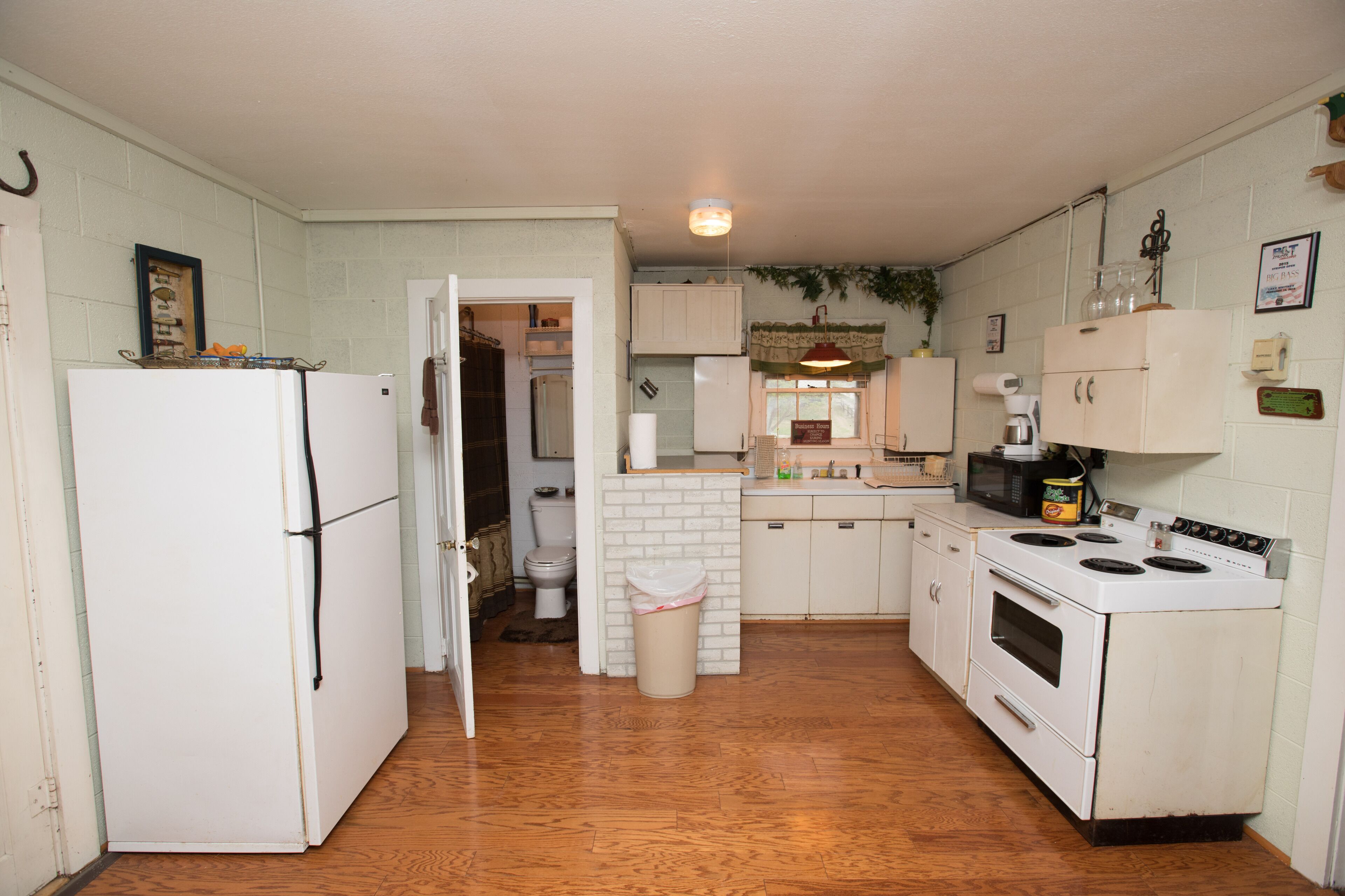 Comfortable & Fun 'Lake House #1'  Just Yards to Marina & Lake Access