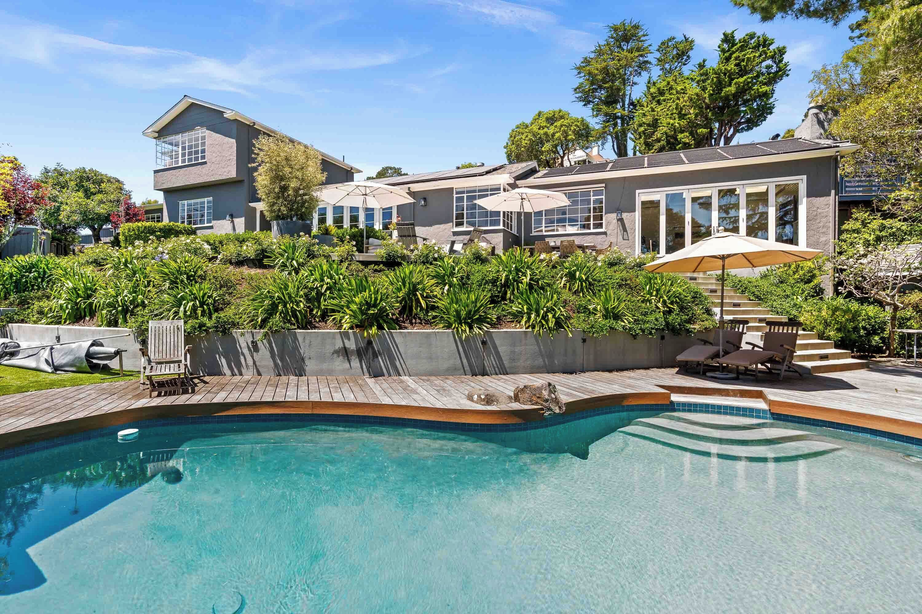 Private four bedroom home, minutes from town, views of SF