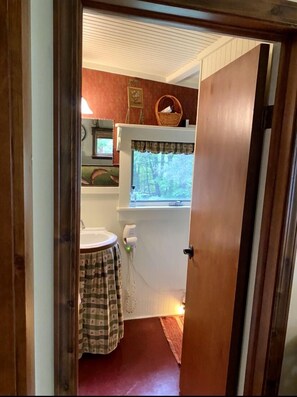 Combined shower/tub, hair dryer, towels, soap