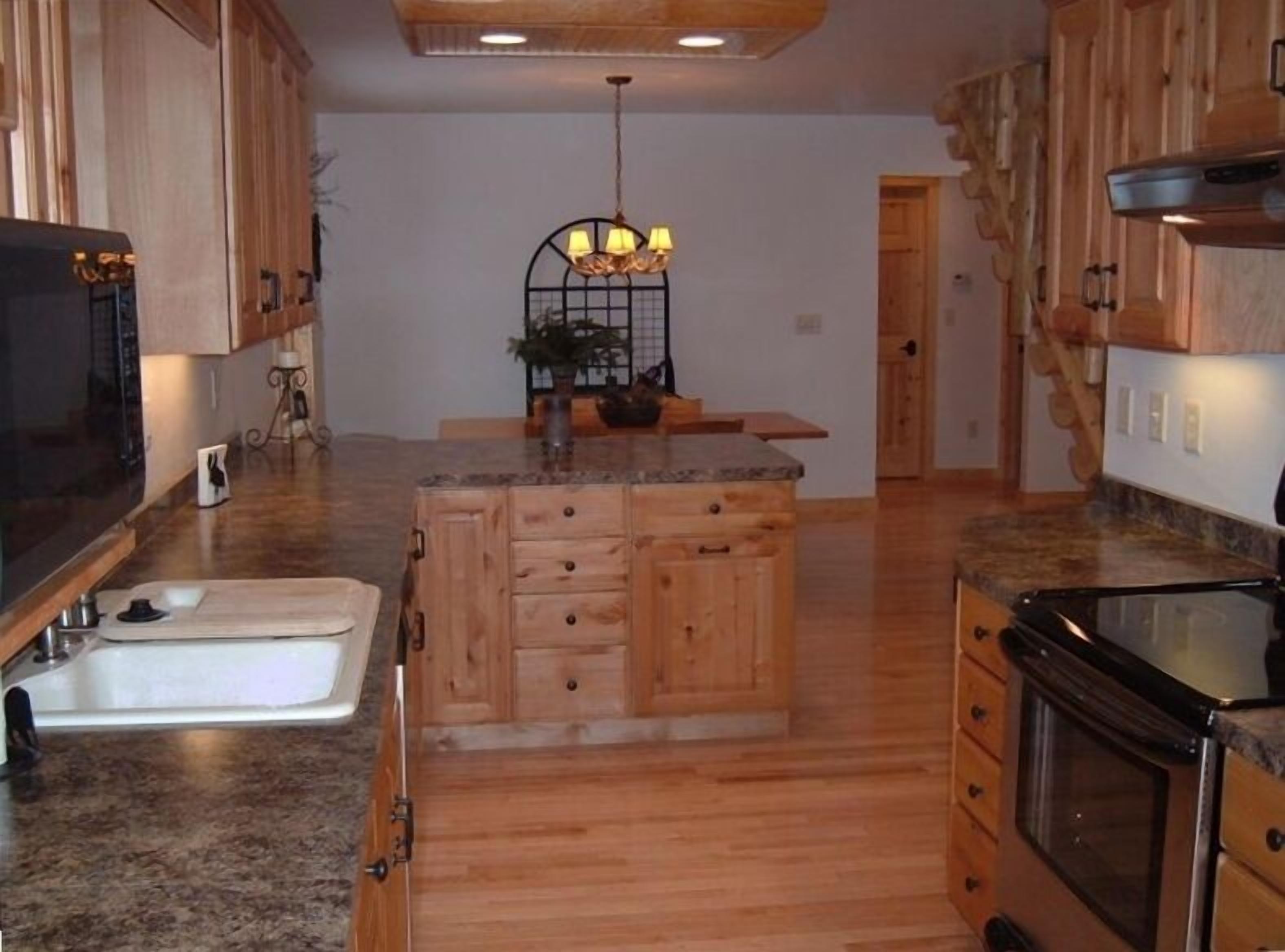 Crivitz Log Cabin on Sandstone Flowage 1 Hour - Lambeau Field