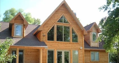 Crivitz Log Cabin on Sandstone Flowage 1 Hour - Lambeau Field