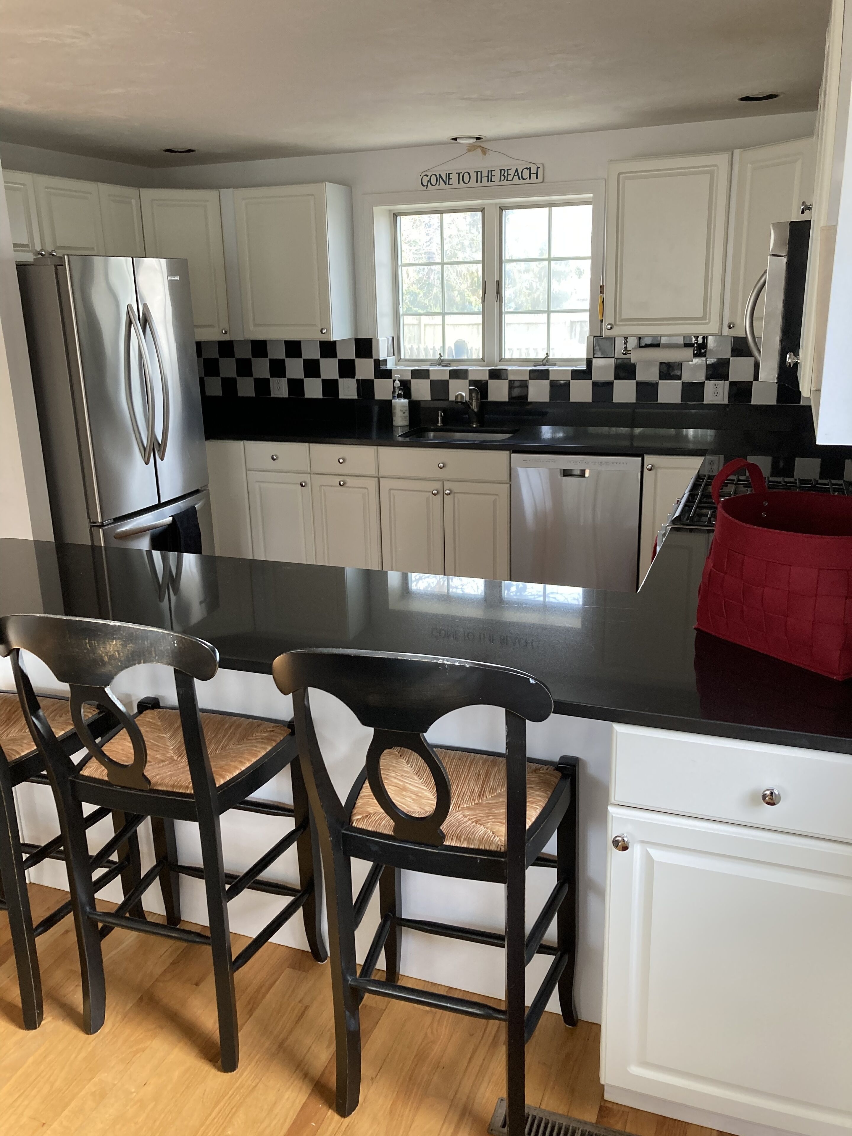 5 Star Walk to Beach & Town, Highly Sought-After Immaculate Vacation Home