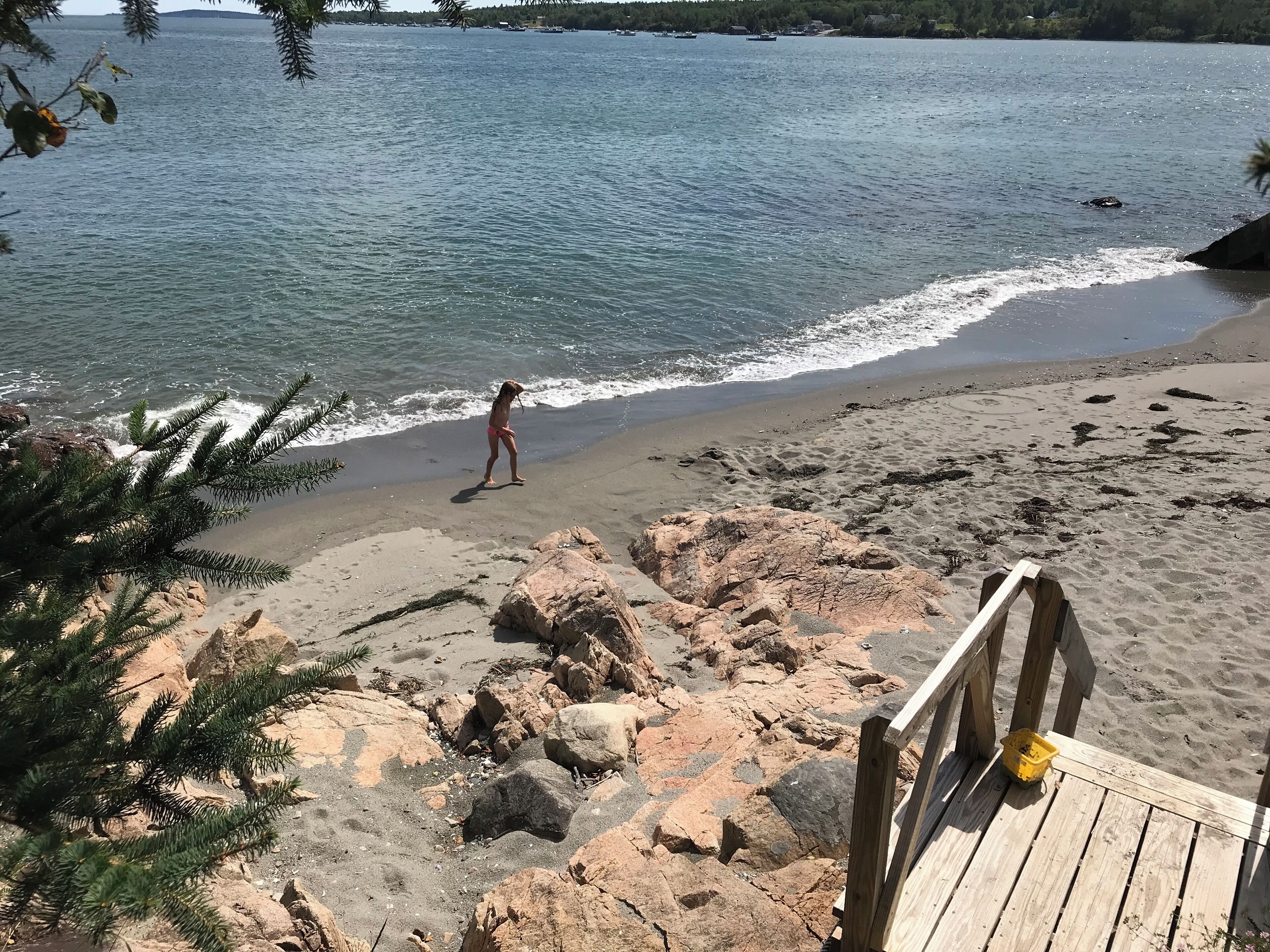 Plage, chaises longues, serviettes de plage