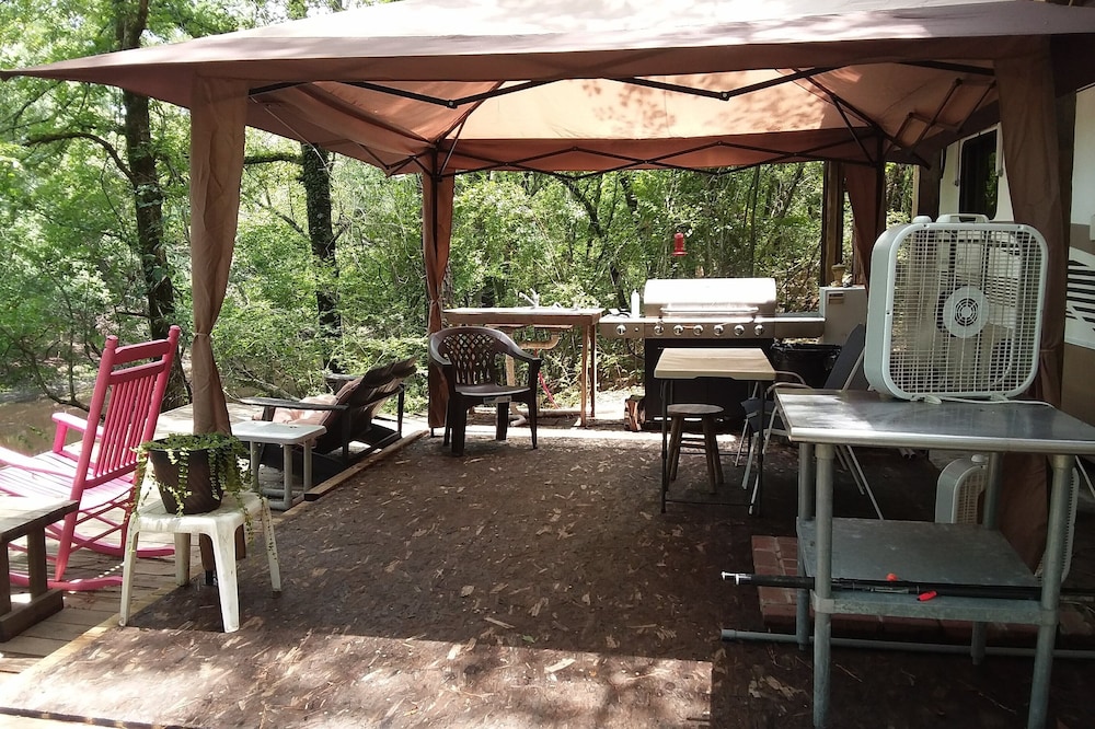 Peace And Quiet On The Black River