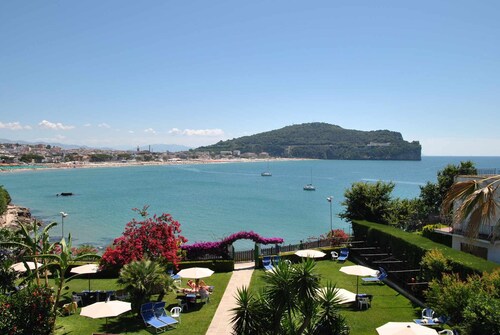 Melograno  Gaeta Formia  Roma  & dintorni 