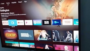 A television displaying a streaming service interface with various content categories and a clock indicating 16:09. - Pretty Casa Margherita, Lugana di Sirmione for your relaxation (Sirmione)