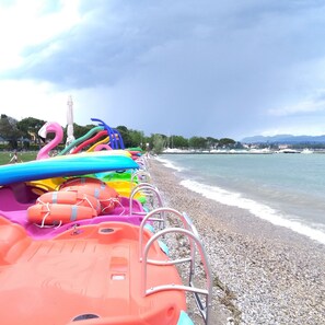 Una playa cerca