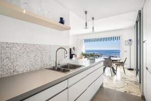Fridge, microwave, oven, coffee/tea maker