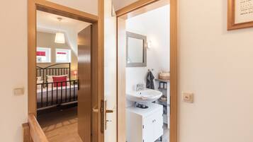 1 chambre, fer et planche Ă repasser, lit parapluie, Wi-Fi gratuit