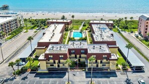 Exterior - Beachfront 2BR Townhouse Ocean-View Balcony, Pool & Private Beach (Cocoa Beach)