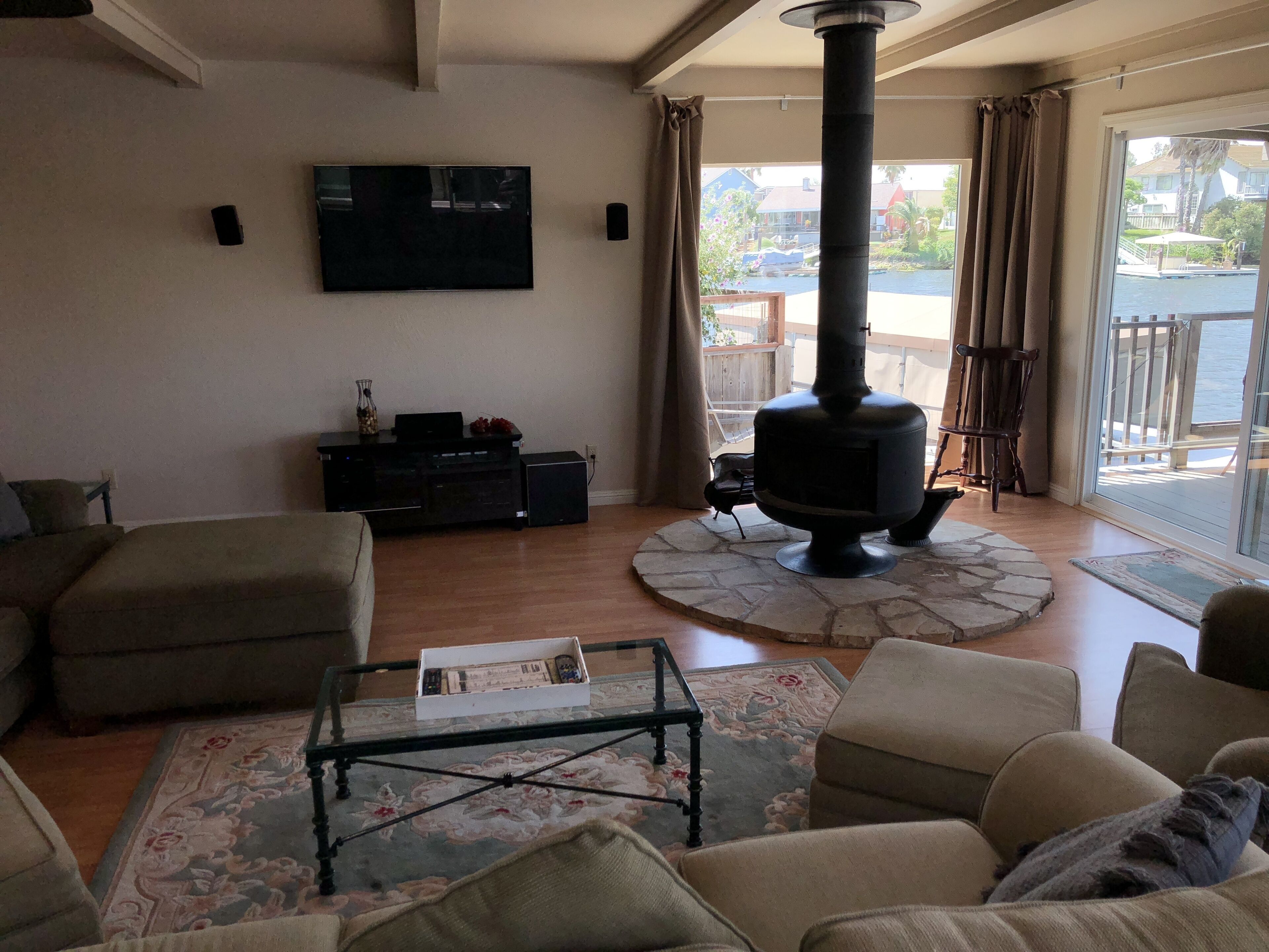 Large Waterfront Discovery Bay Home Sleeps 12 adults, 6 children under 12