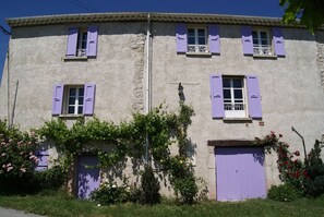 Cottage rental in Entrepierre, in the HauteProvence Alps, old farm for