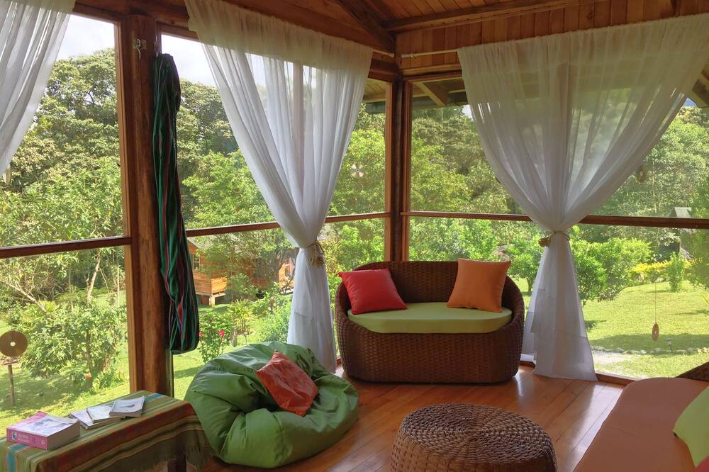 Off-Grid Solar Country House with Natural Pool & Sauna in Mindo Countryside