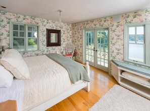 4 Schlafzimmer, Schreibtisch, Bügeleisen/Bügelbrett, Reisekinderbett