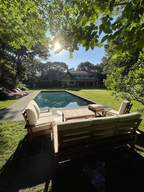 A heated pool - 8/6-8/13 special Prime Wainscott Estate South of Highway (wainscott)
