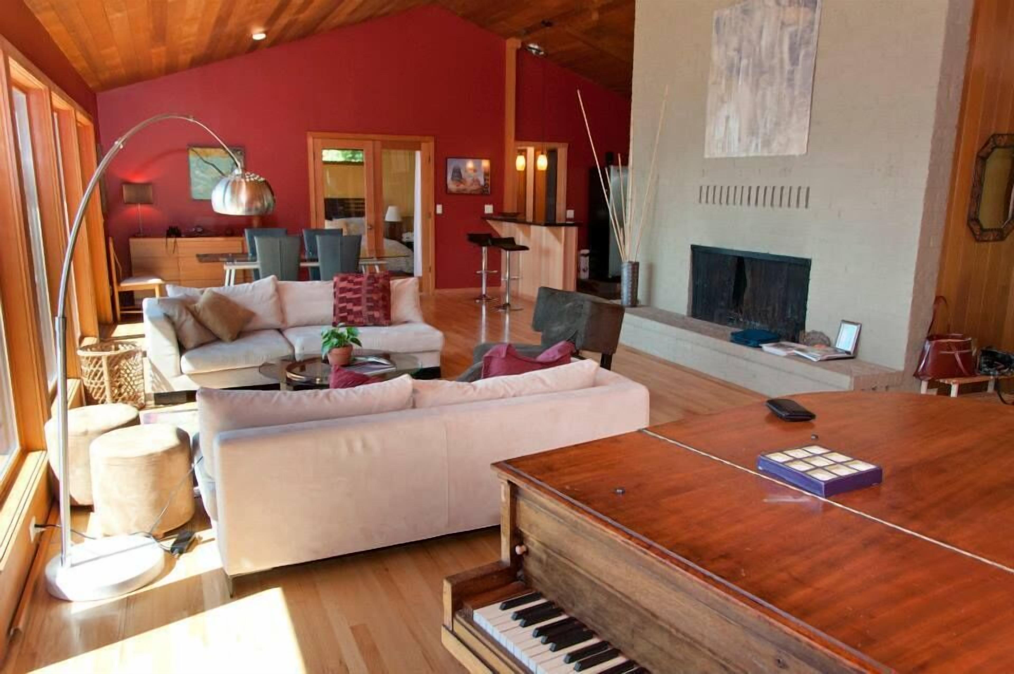 Waterfront Panoramic View Of San Juans And Huge Gourmet Kitchen