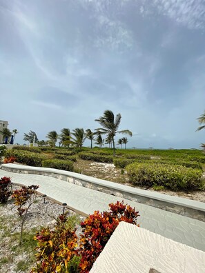 Property grounds - Northwest Point Resort 2 bdrm queen beds pool hot tub private beach very clean (providencieles)