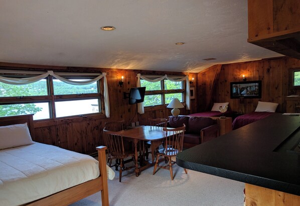 2 bedrooms, iron/ironing board, free WiFi, bed sheets - Bring your boat and enjoy the entire summer on Lake Winnipesaukee/Meredith Bay! (Meredith)