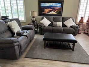 Smart TV, fireplace, DVD player, books