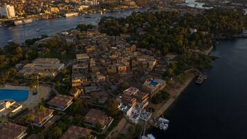 Pemandangan kota dari properti