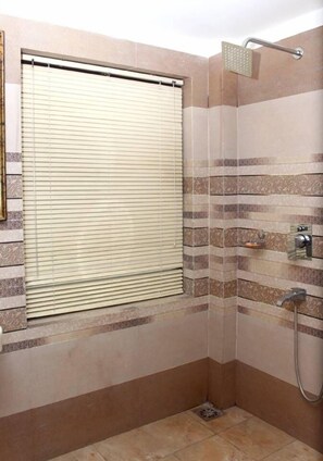 Deluxe Double or Twin Room, 1 Queen Bed, Non Smoking, City View | Bathroom | Bathrobes, slippers, towels