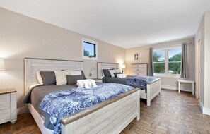 13 dormitorios, tabla de planchar con plancha, wifi gratis