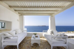Terrace/patio - Thea Villas 1, Breathtaking Panoramic View To the Sea & Sunset, private pool (Parikia)