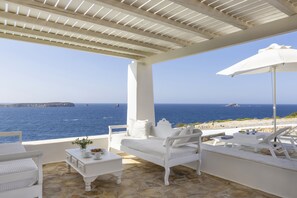 Property grounds - Thea Villas 1, Breathtaking Panoramic View To the Sea & Sunset, private pool (Parikia)