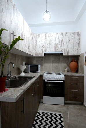 Microwave, oven, coffee/tea maker, toaster