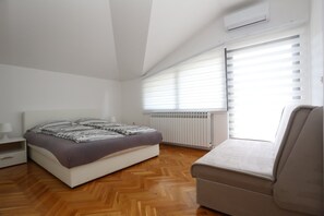 3 chambres, fer et planche à repasser, Wi-Fi gratuit
