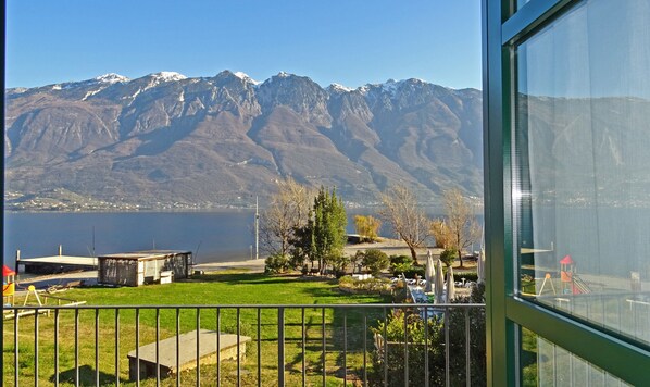 Property grounds - Campione Splendid View beach front (Campione del Garda)