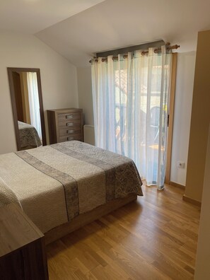 2 soverom, strykejern/-brett, wi-fi og sengetøy