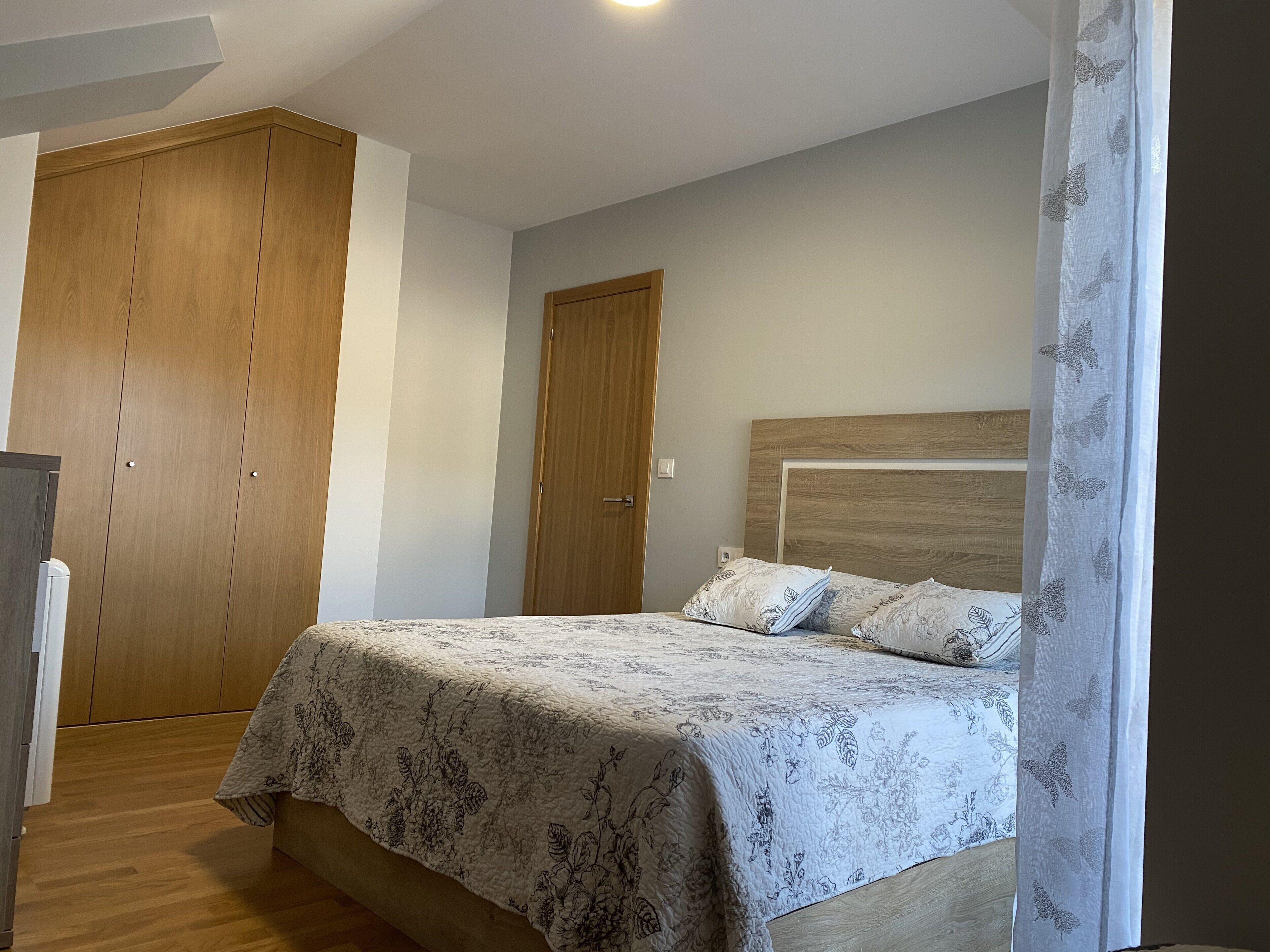 ATTIC 2 BEDROOMS (3 BEDS) WITH TERRACES