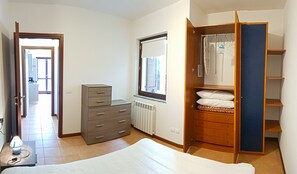 1 bedroom, free WiFi, bed sheets - La Quiete 19 Holideal Apartment Lake View (Tremosine)