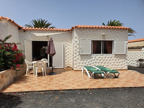 Bungalow with large terrace, 2 bedrooms for 3 persons