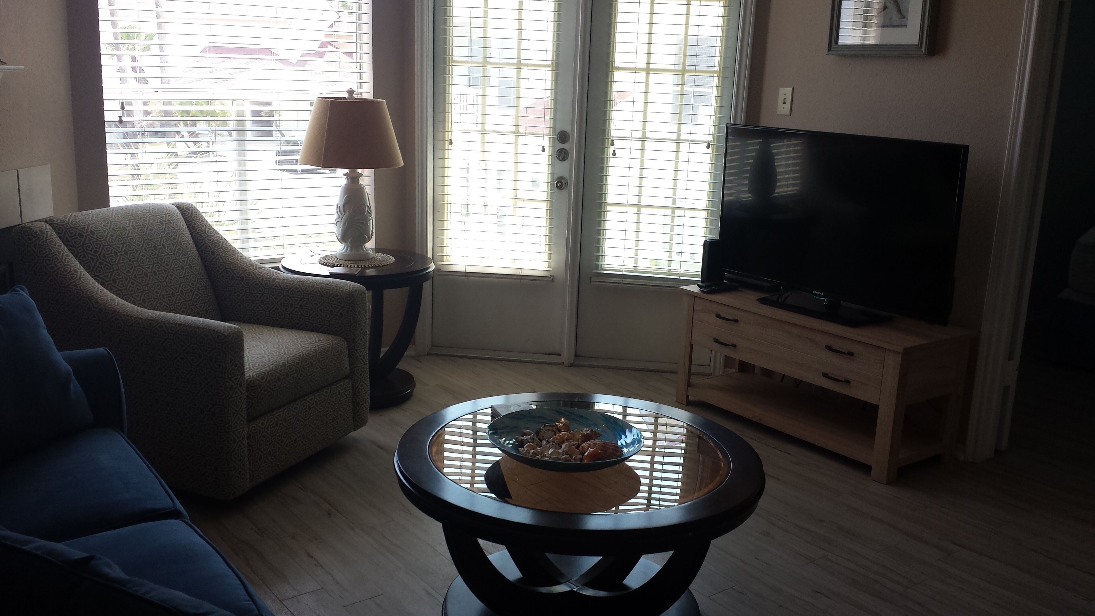 "Island Time" is One Block From Beach, Access to Pool, Hot Tub, Gym, Dry Sauna