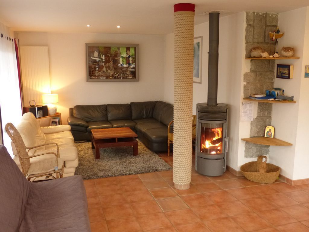 Large family house 100 m from the beach