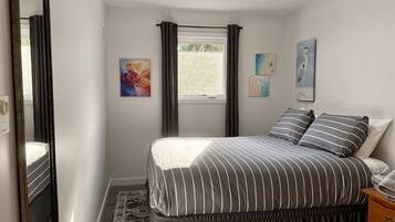 2 bedrooms, WiFi (free), bed sheets
