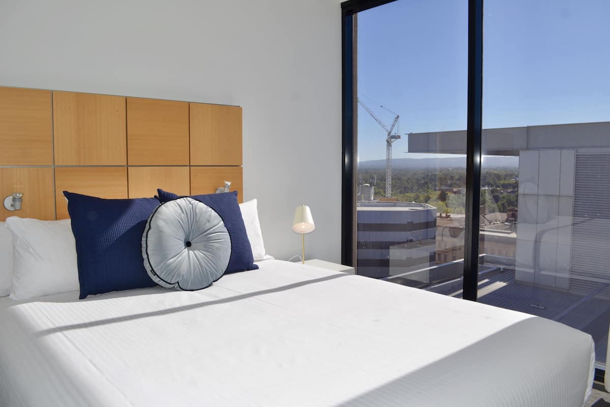 Executive Apartment, 1 Queen Bed, Non Smoking, City View