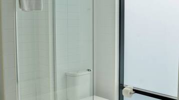 Executive Apartment, 2 Queen Beds, Non Smoking | Bathroom