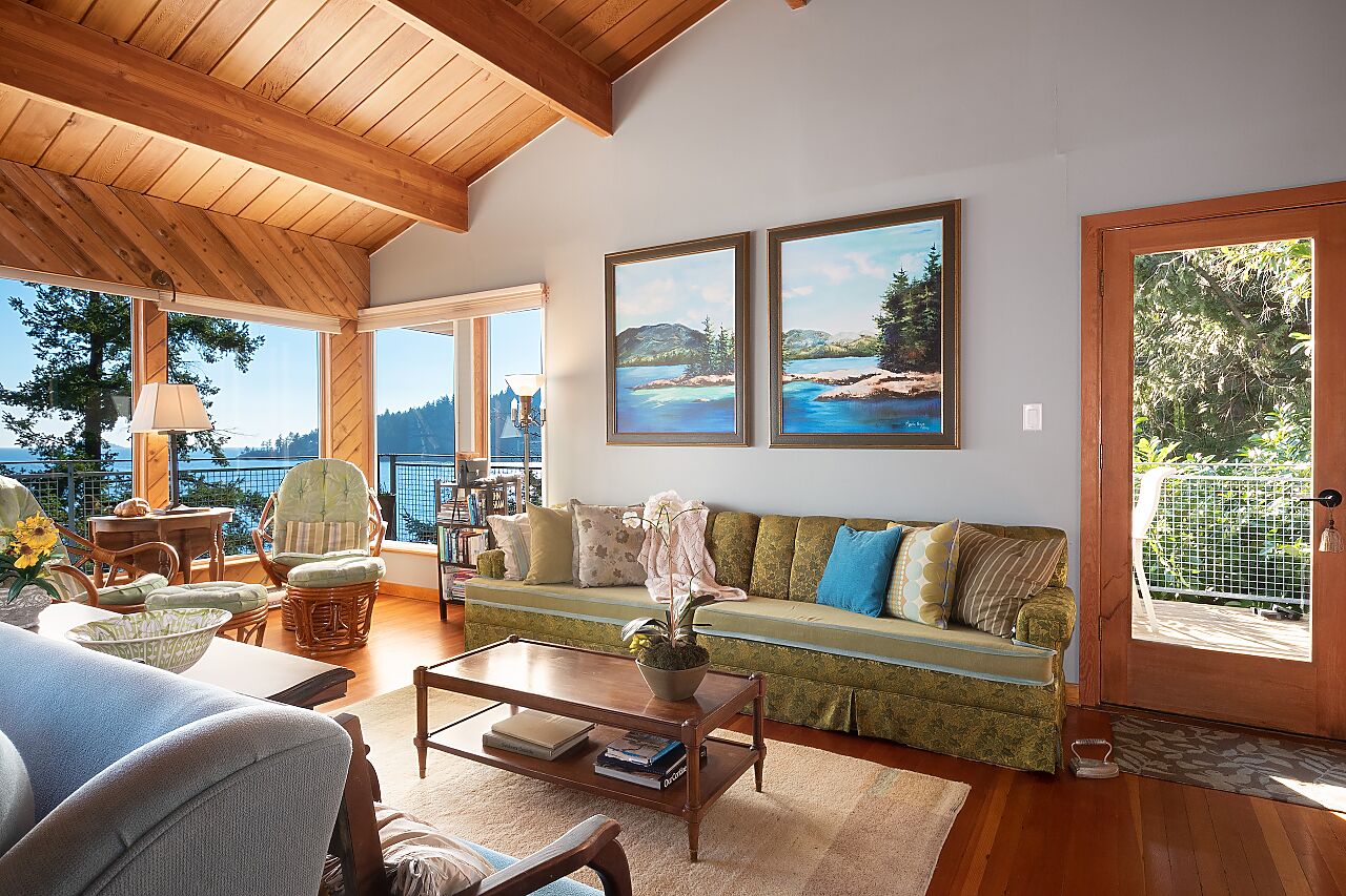 Private Waterfront~Beach~New Kitchen~Storm Viewing~Gorgeous View~Sunny