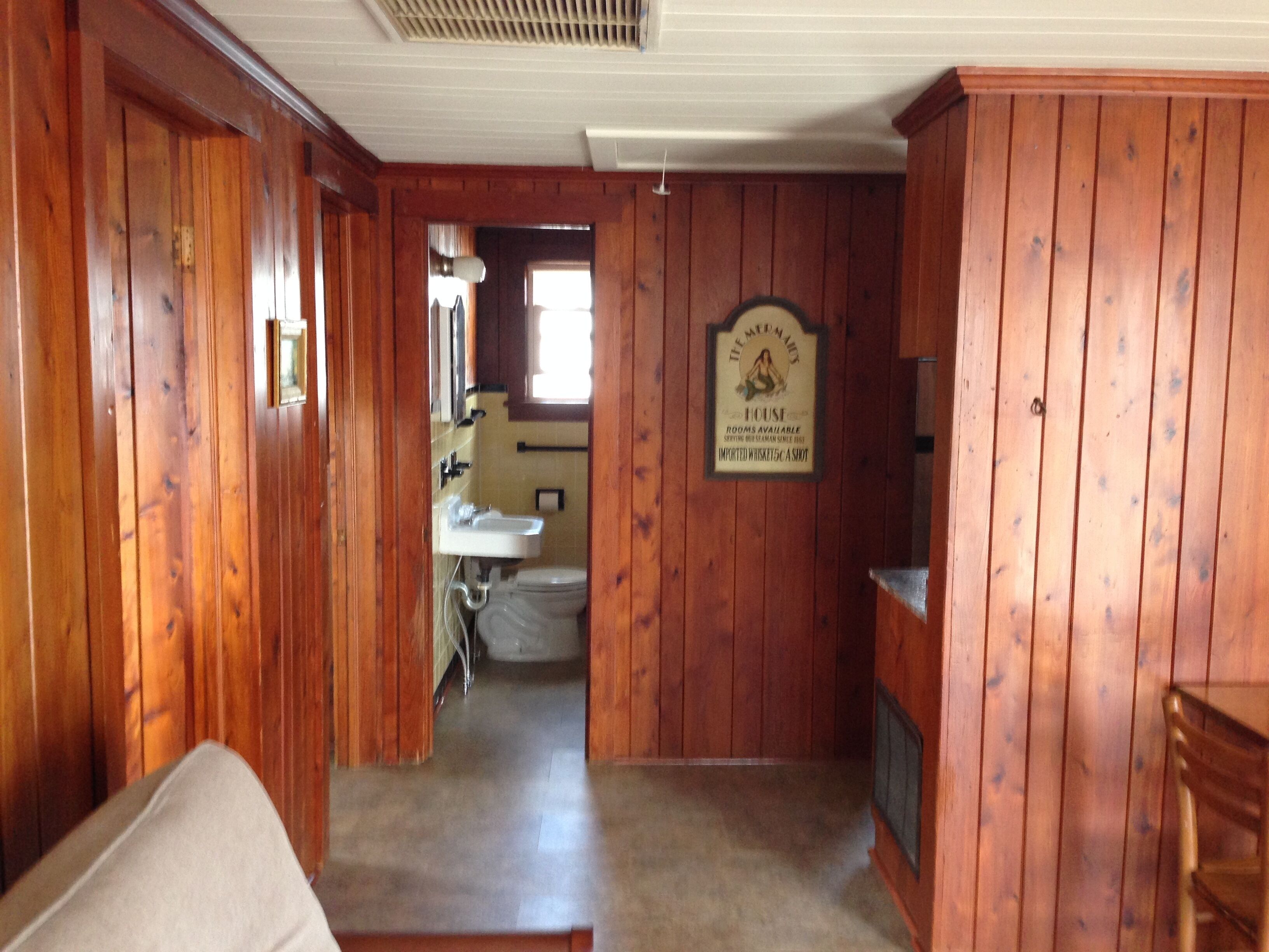 The Skipper: Oceanside & Steps from the Ocean!