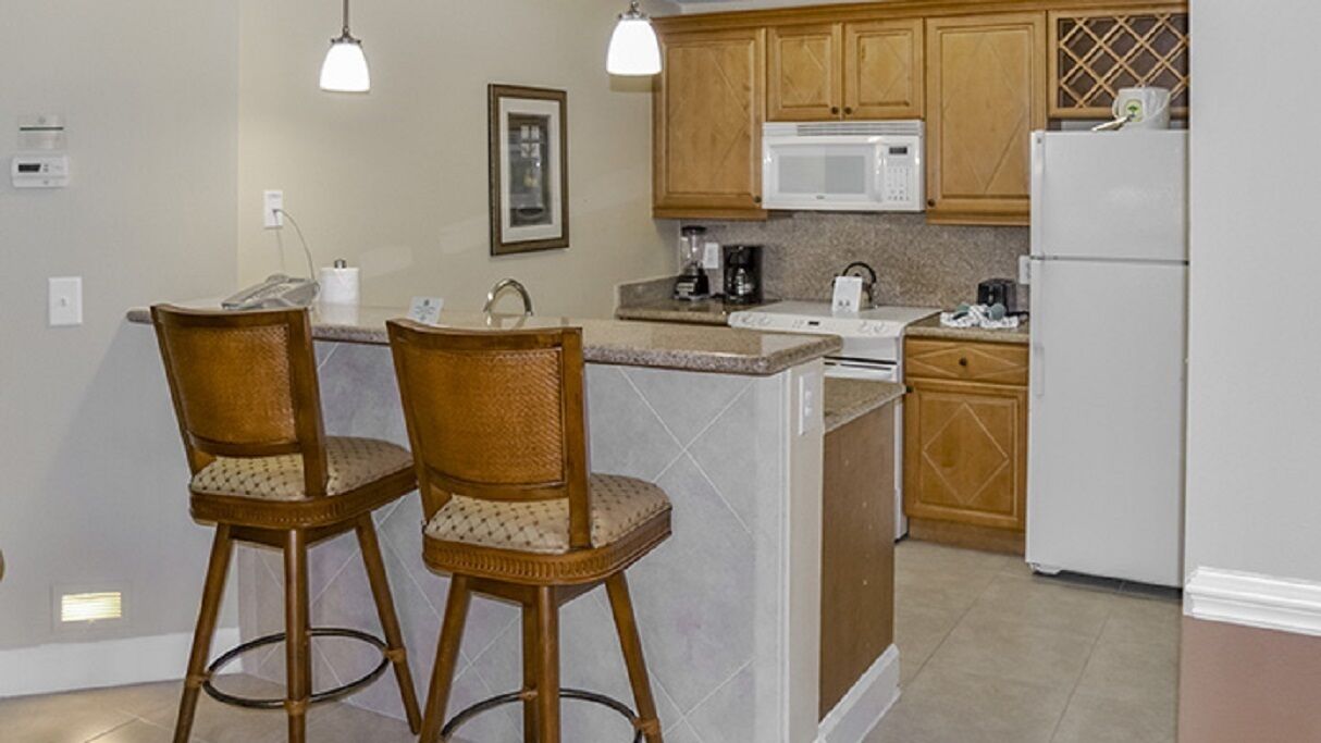 2 Bedroom Condo-Theme Park Shuttle/Close to Disney!