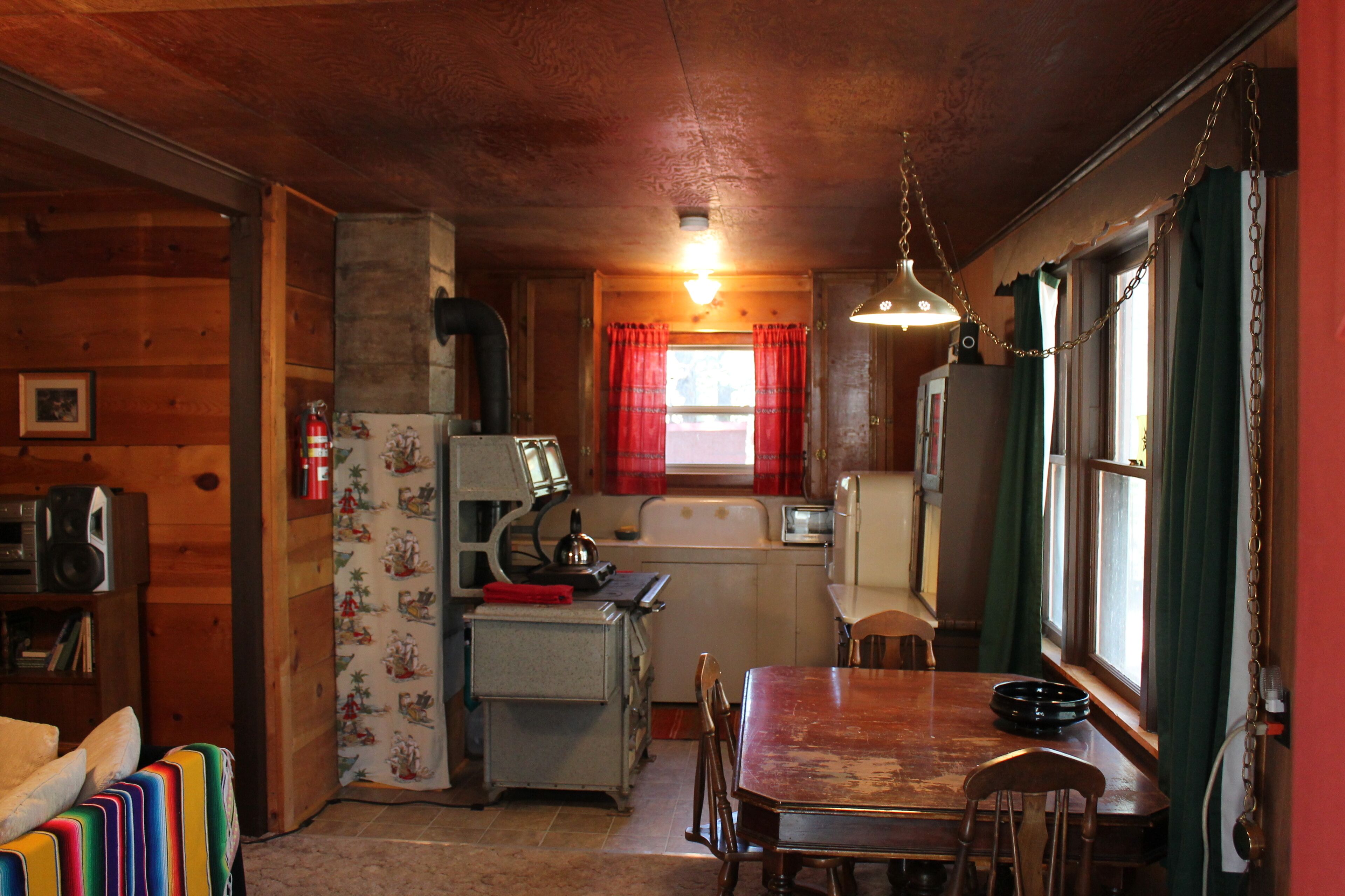 Rustic Cabin-"Squirrelville"