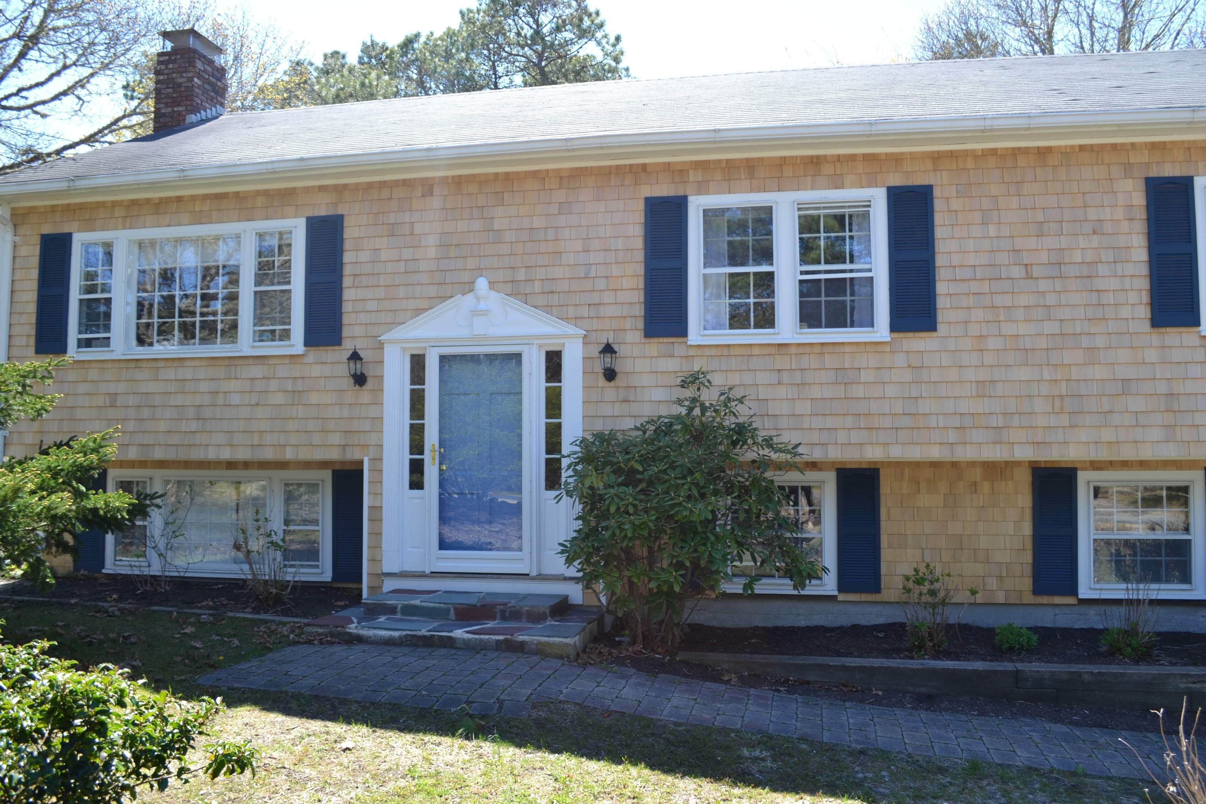 Breezy beachy house close to everything but away from it all