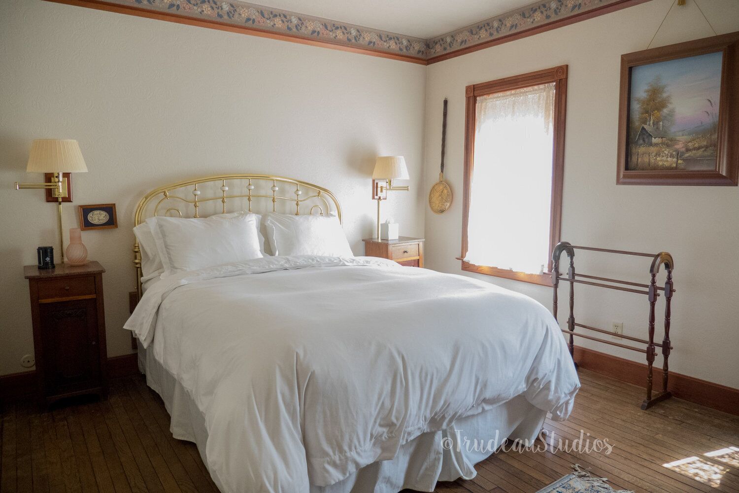 6 bedrooms, desk, free WiFi, bed sheets