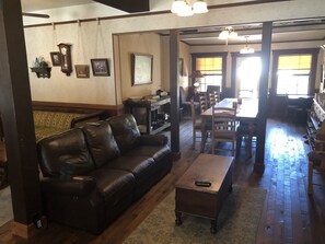 Smart TV, fireplace, books - Rent The Entire Historic Dorrington Hotel - family retreats, friends getaway  (Arnold)